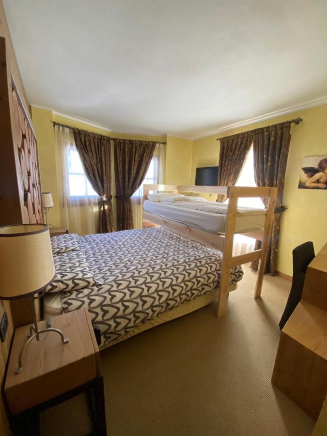 Hotel Bait De Angial Ливиньо Экстерьер фото