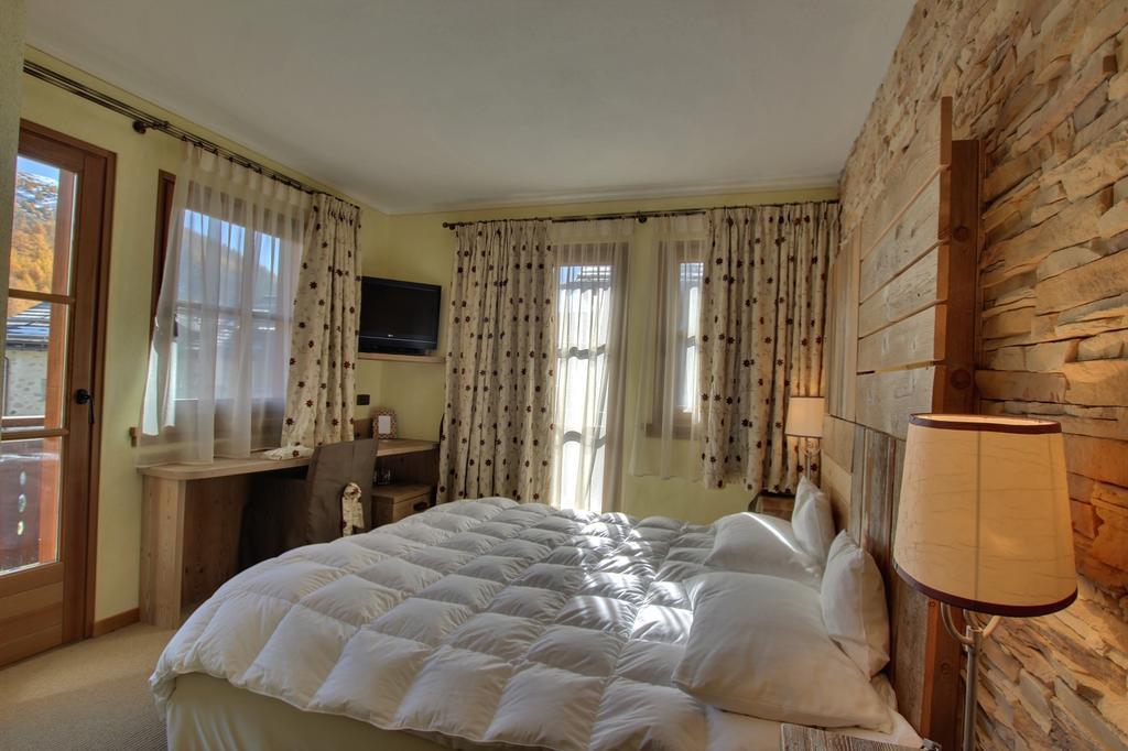 Hotel Bait De Angial Ливиньо Экстерьер фото