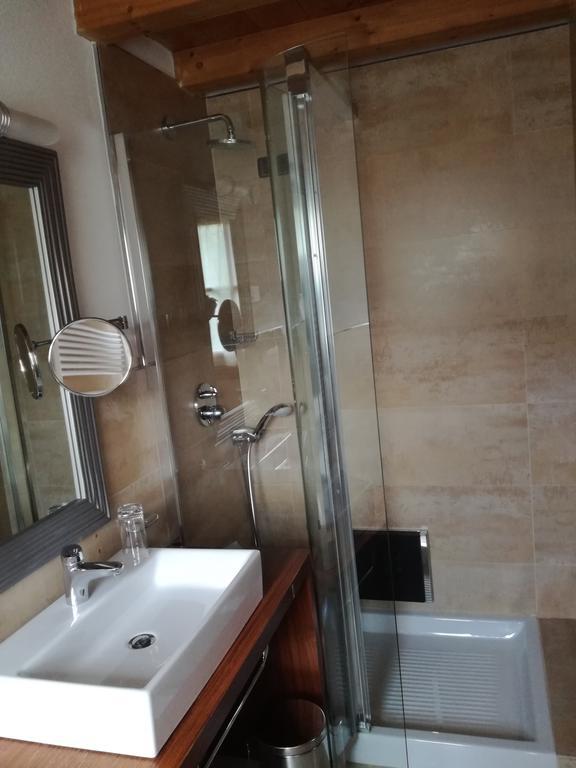 Hotel Bait De Angial Ливиньо Экстерьер фото