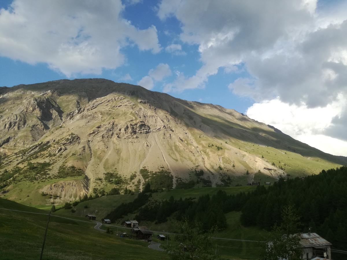 Hotel Bait De Angial Ливиньо Экстерьер фото