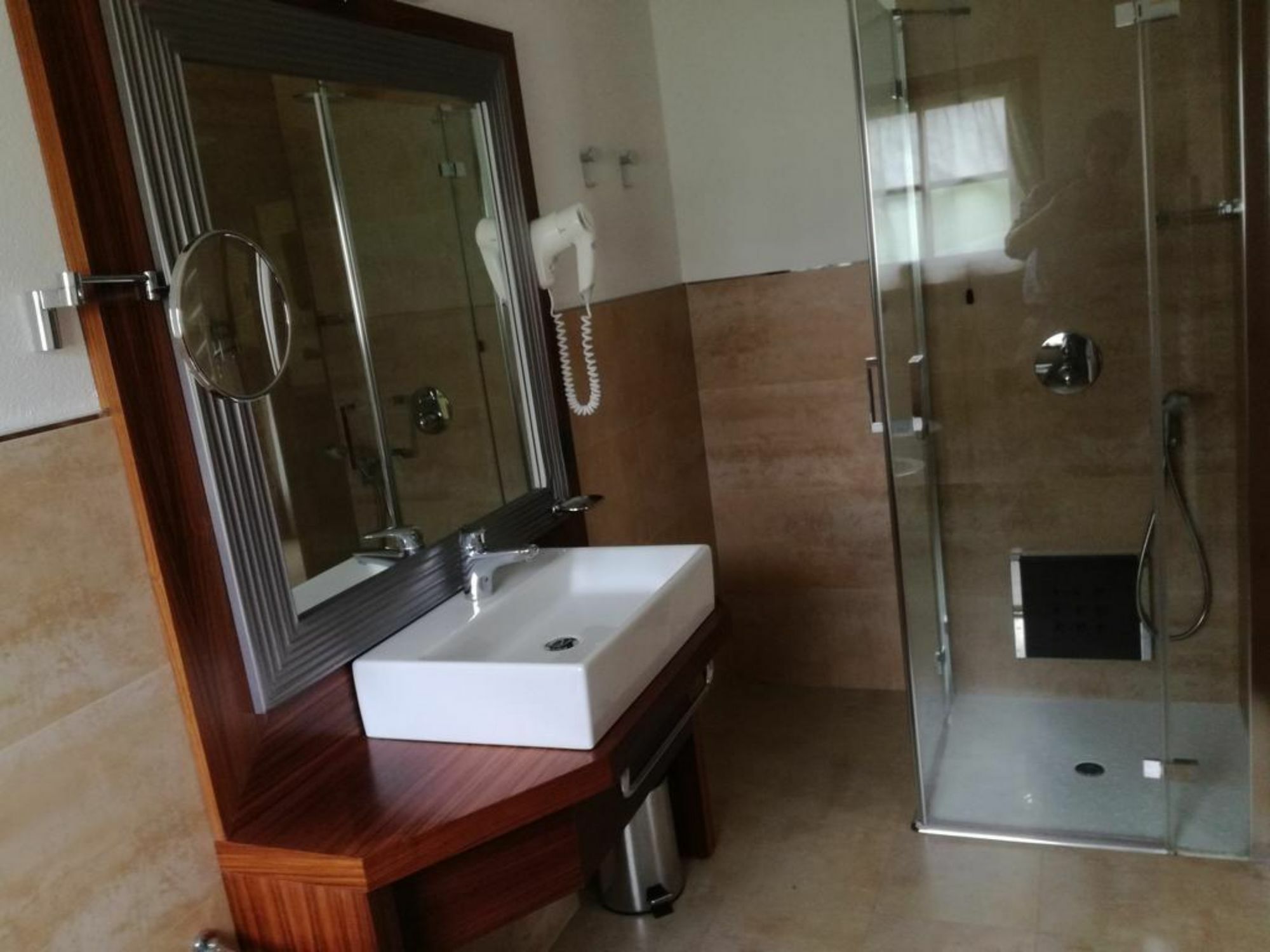 Hotel Bait De Angial Ливиньо Экстерьер фото